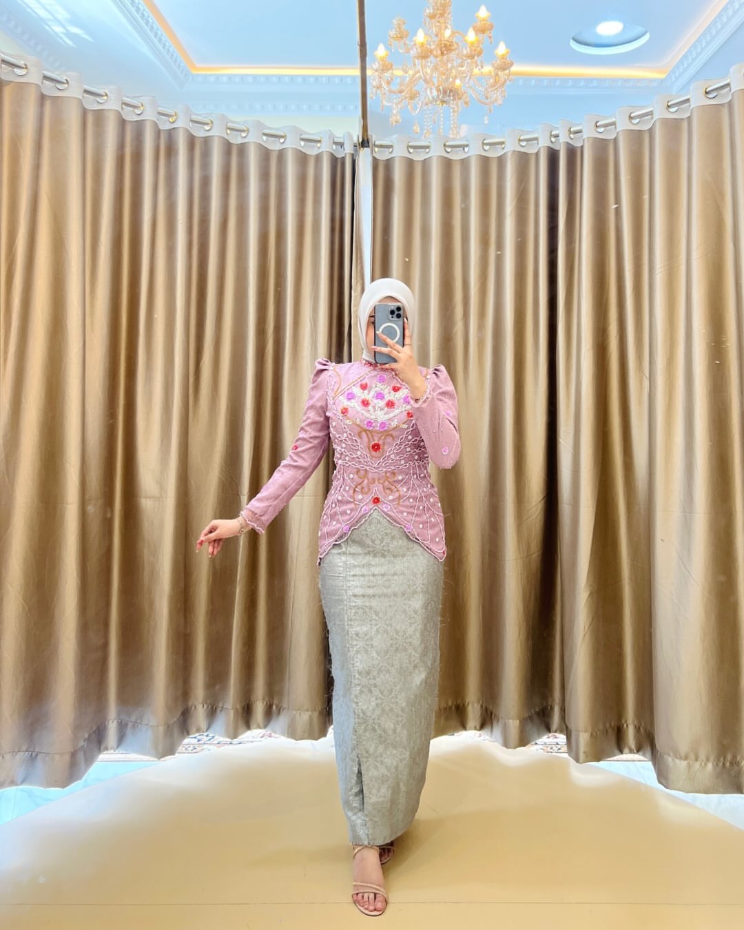 Kebaya modern