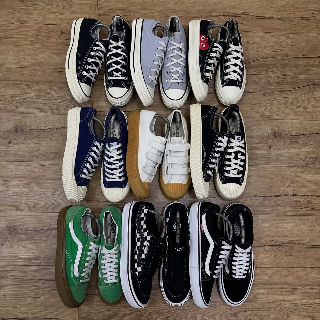 sepatu kasual Converse dan Vans