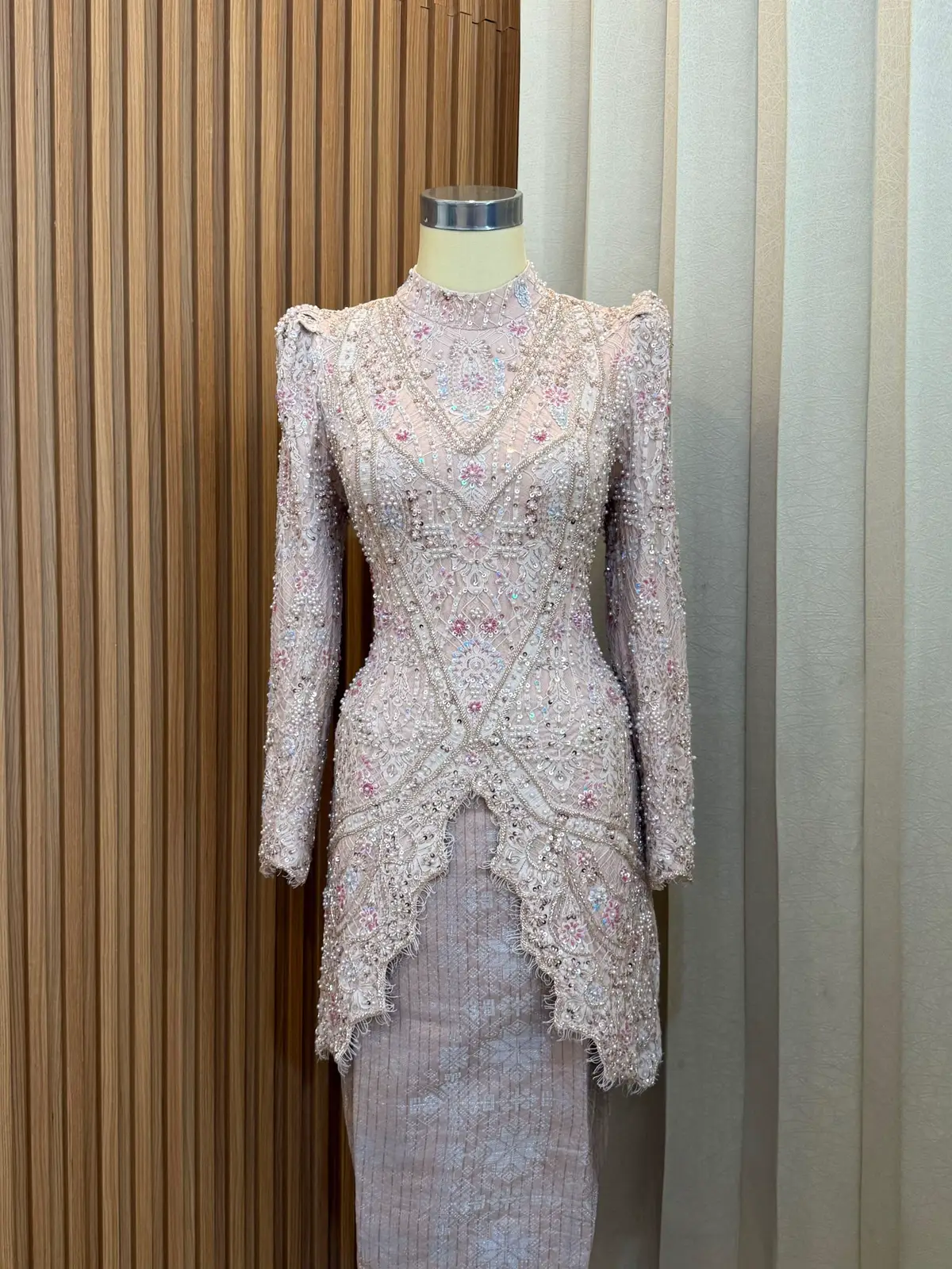 Kebaya modern
