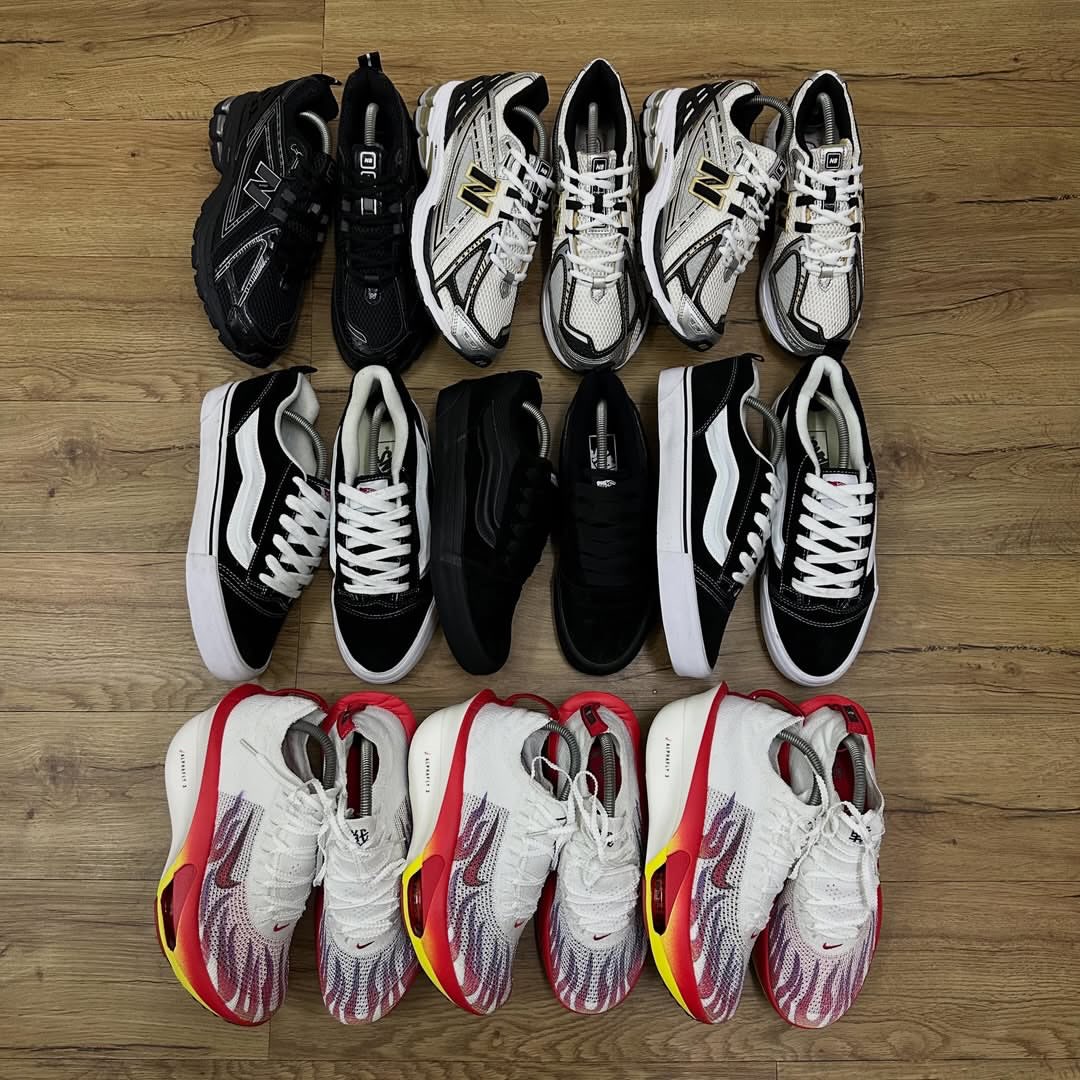 sepatu kasual dan sneakers